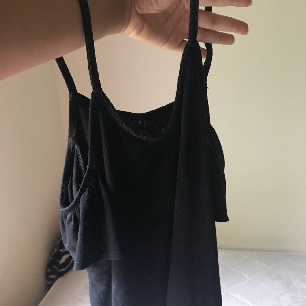 Off the shoulder crop